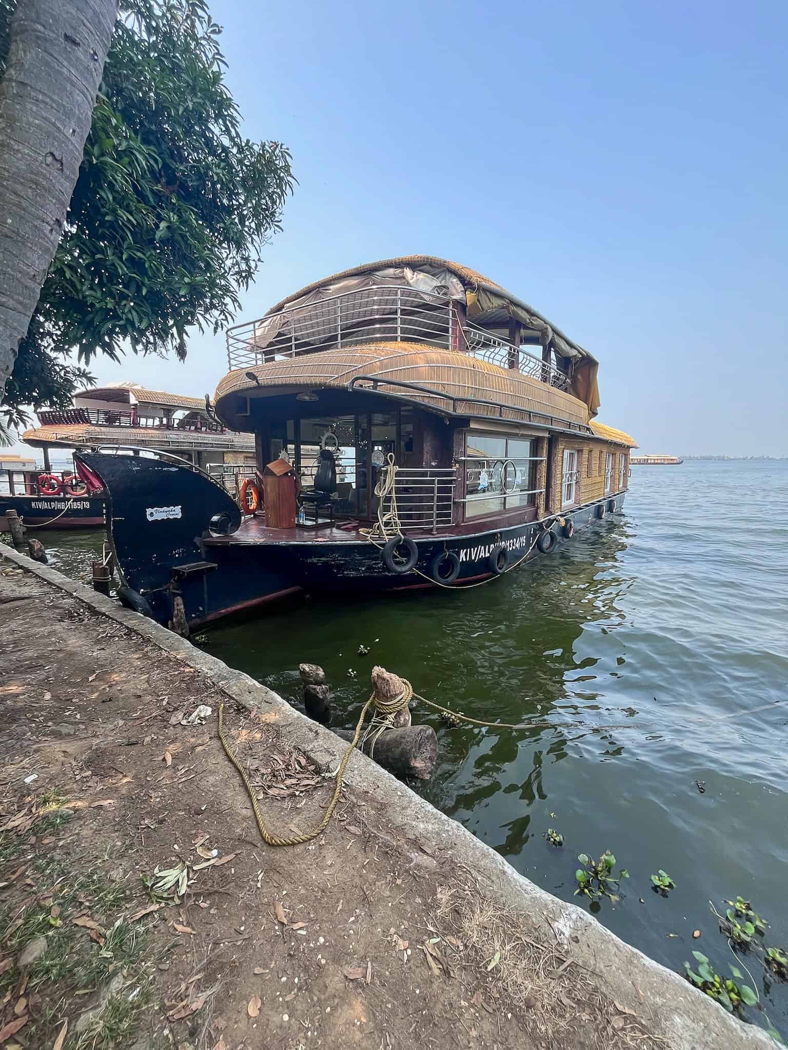 Why Not - best houseboat in Alleppey, Kerala