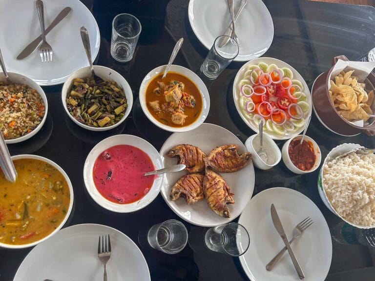 what to eat kerala houseboat backwaters meal
