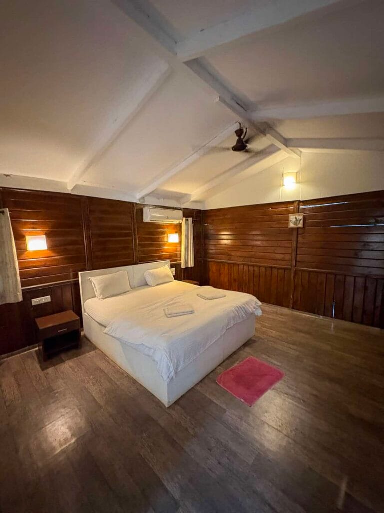 standard room at Cuba Patnem
